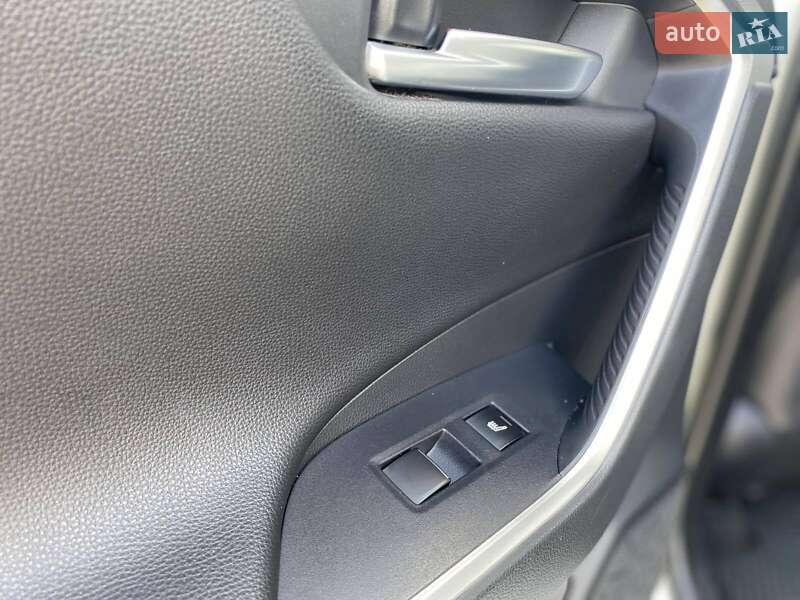 Внедорожник / Кроссовер Toyota RAV4 2019 в Полтаве фото 12 Внедорожник / Кроссовер Toyota RAV4 2019 в Полтаве