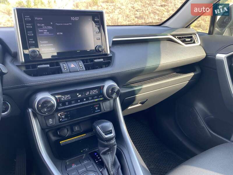Внедорожник / Кроссовер Toyota RAV4 2019 в Полтаве фото 15 Внедорожник / Кроссовер Toyota RAV4 2019 в Полтаве