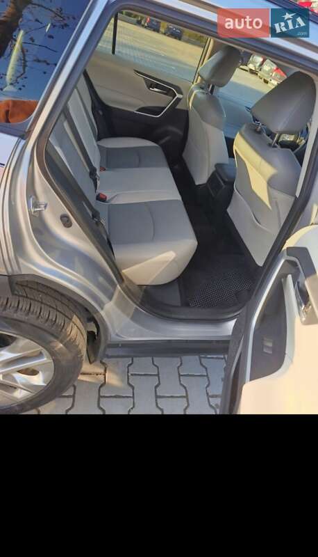 Внедорожник / Кроссовер Toyota RAV4 2021 в Косове