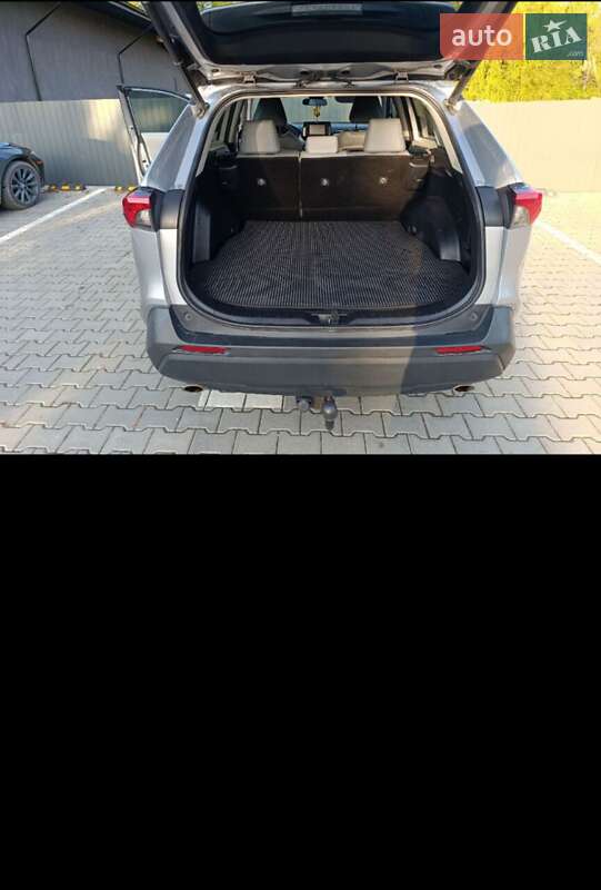 Внедорожник / Кроссовер Toyota RAV4 2021 в Косове