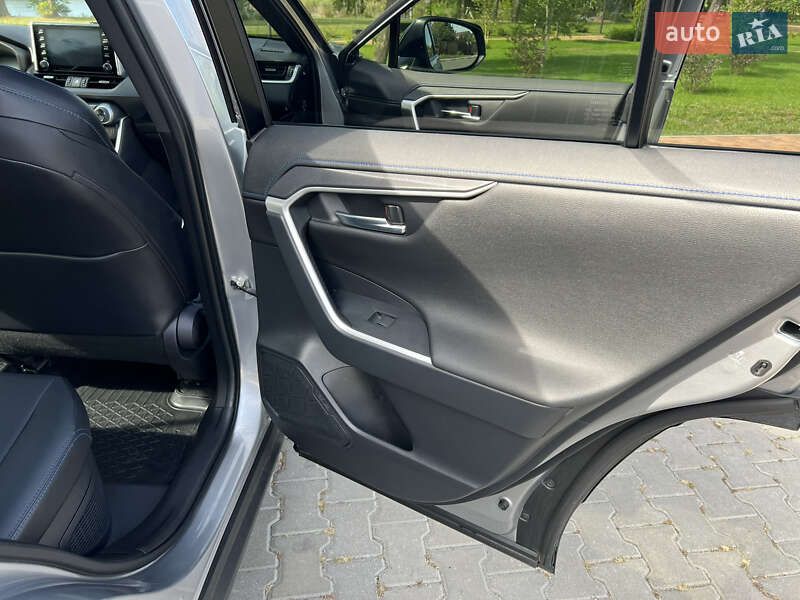 Внедорожник / Кроссовер Toyota RAV4 2021 в Киеве фото 2 Внедорожник / Кроссовер Toyota RAV4 2021 в Киеве