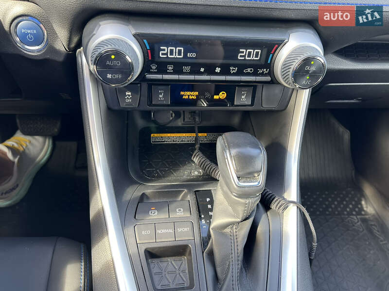 Внедорожник / Кроссовер Toyota RAV4 2021 в Киеве фото 17 Внедорожник / Кроссовер Toyota RAV4 2021 в Киеве