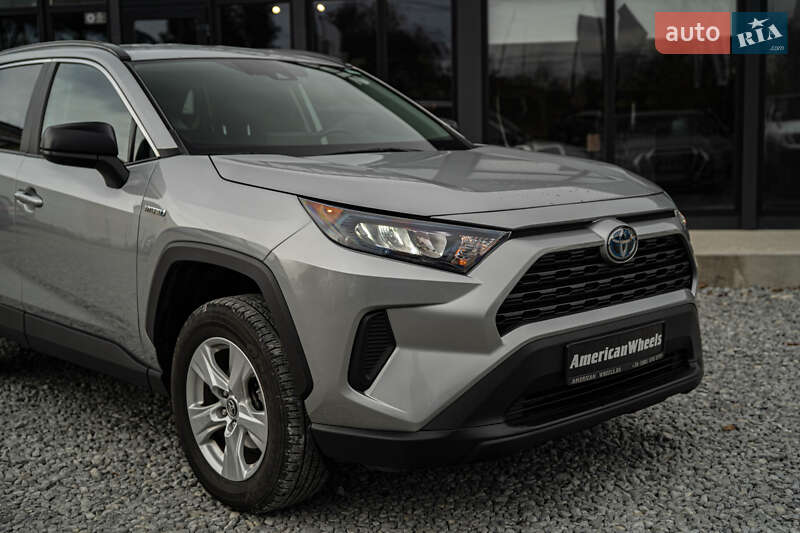 Позашляховик / Кросовер Toyota RAV4 2019 в Чернівцях