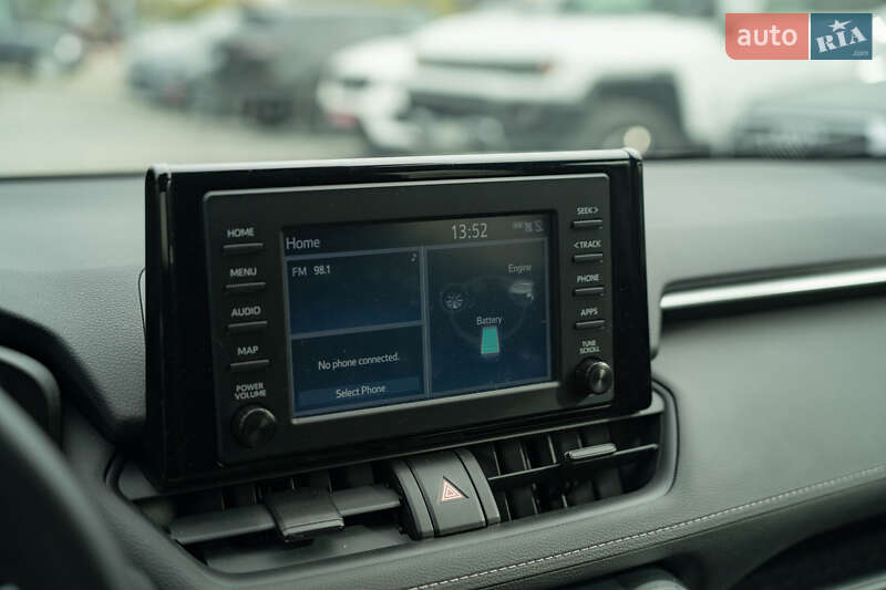 Позашляховик / Кросовер Toyota RAV4 2019 в Чернівцях