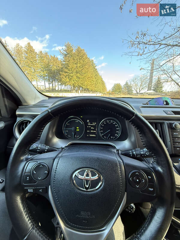 Позашляховик / Кросовер Toyota RAV4 2017 в Тетієві
