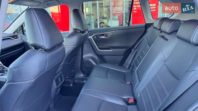 Внедорожник / Кроссовер Toyota RAV4 2019 в Ивано-Франковске