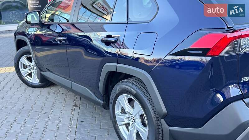 Внедорожник / Кроссовер Toyota RAV4 2019 в Ивано-Франковске