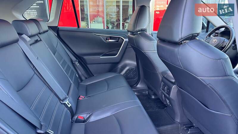Внедорожник / Кроссовер Toyota RAV4 2019 в Ивано-Франковске