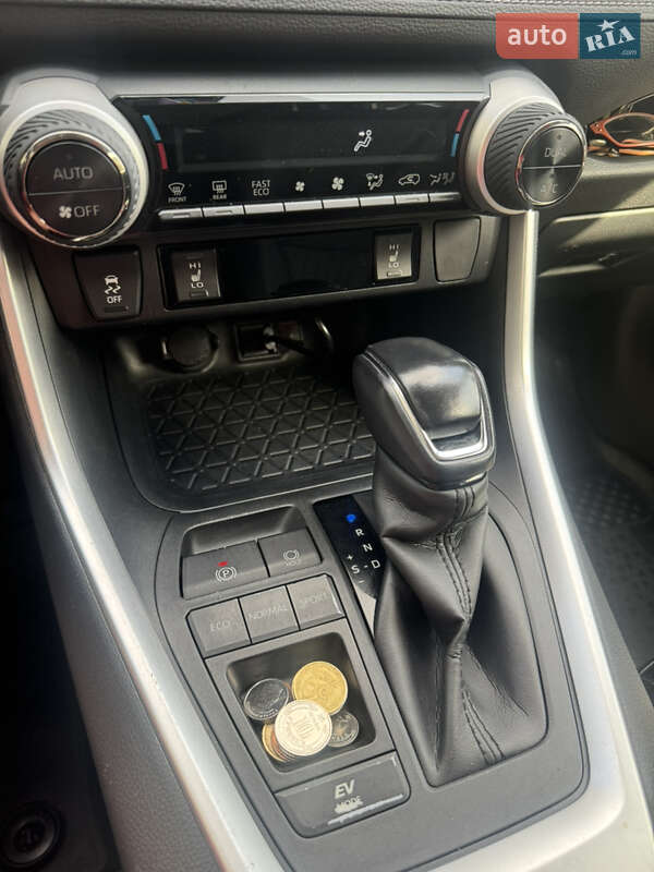 Внедорожник / Кроссовер Toyota RAV4 2018 в Киеве