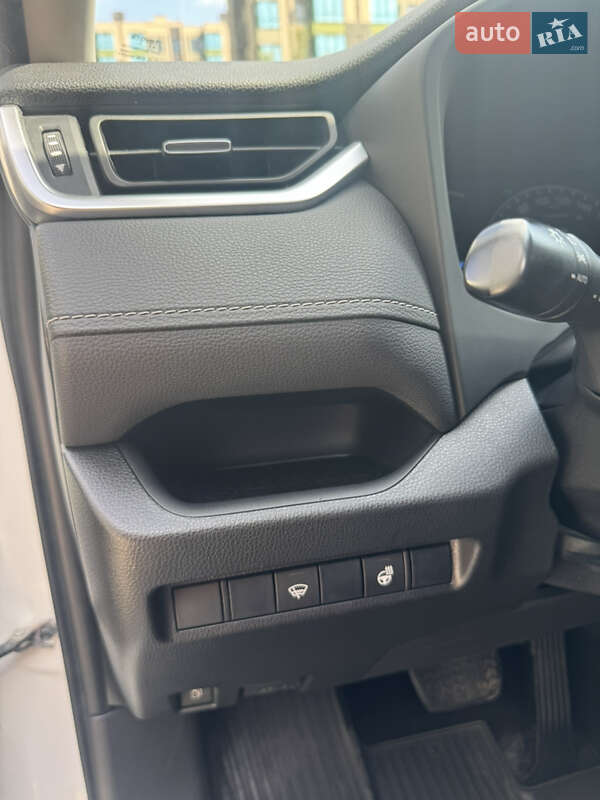 Внедорожник / Кроссовер Toyota RAV4 2018 в Киеве