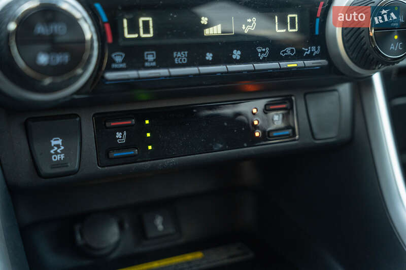 Внедорожник / Кроссовер Toyota RAV4 2020 в Черновцах фото 35 Внедорожник / Кроссовер Toyota RAV4 2020 в Черновцах