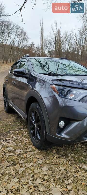 Внедорожник / Кроссовер Toyota RAV4 2017 в Светловодске