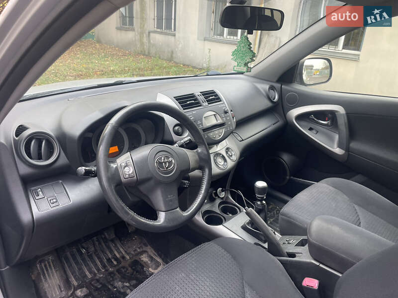Внедорожник / Кроссовер Toyota RAV4 2008 в Киеве