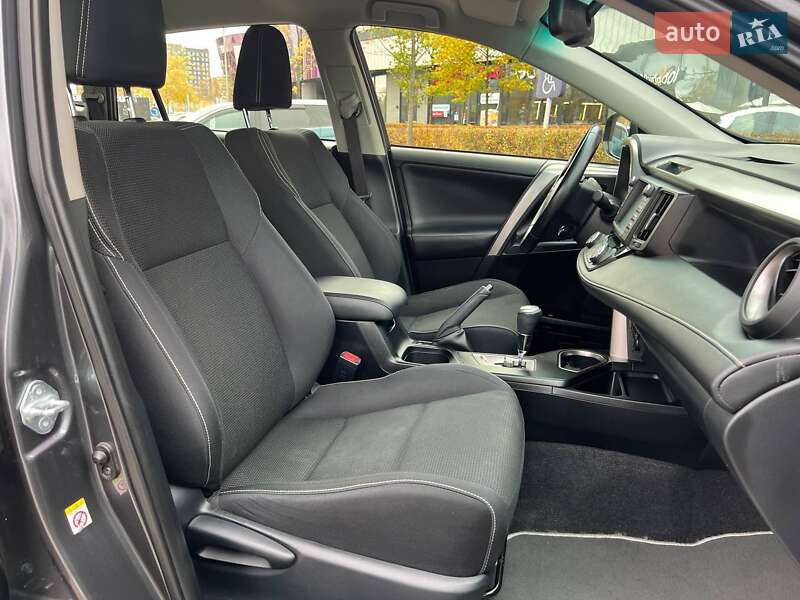 Внедорожник / Кроссовер Toyota RAV4 2016 в Киеве фото 14 Внедорожник / Кроссовер Toyota RAV4 2016 в Киеве
