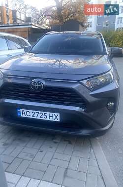Внедорожник / Кроссовер Toyota RAV4 2019 в Ирпене