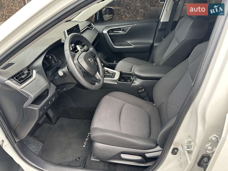 Внедорожник / Кроссовер Toyota RAV4 2019 в Черкассах фото 14 Внедорожник / Кроссовер Toyota RAV4 2019 в Черкассах