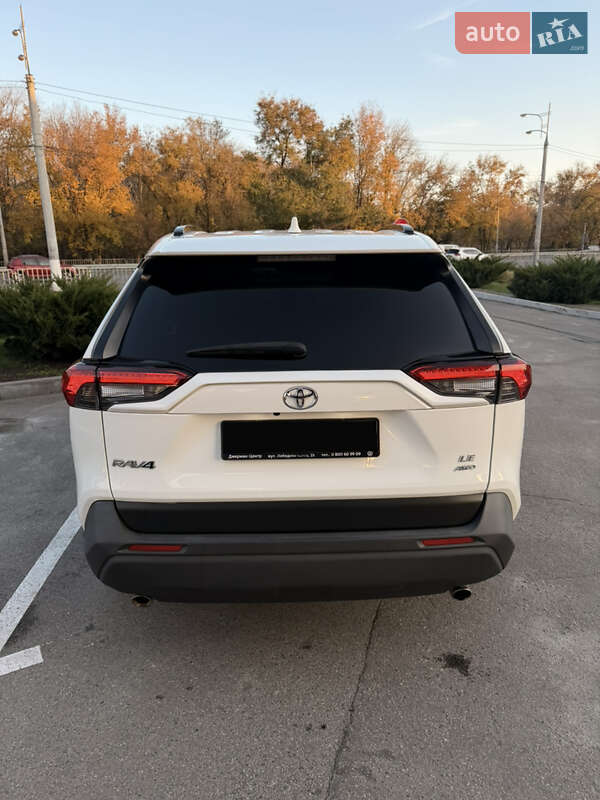 Внедорожник / Кроссовер Toyota RAV4 2019 в Днепре