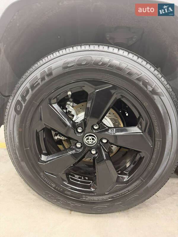 Внедорожник / Кроссовер Toyota RAV4 2019 в Днепре