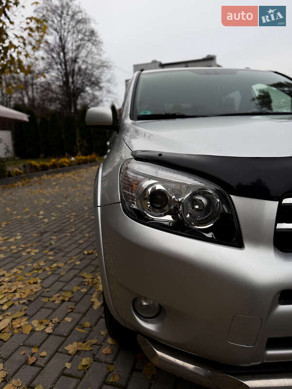 Внедорожник / Кроссовер Toyota RAV4 2006 в Каменец-Подольском