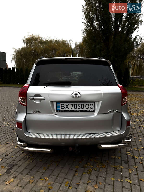 Внедорожник / Кроссовер Toyota RAV4 2006 в Каменец-Подольском