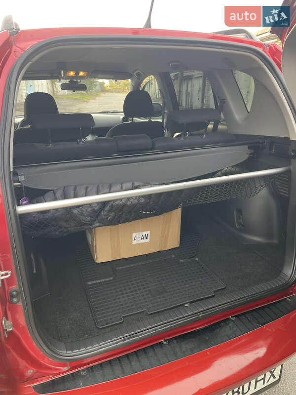 Внедорожник / Кроссовер Toyota RAV4 2006 в Кременчуге