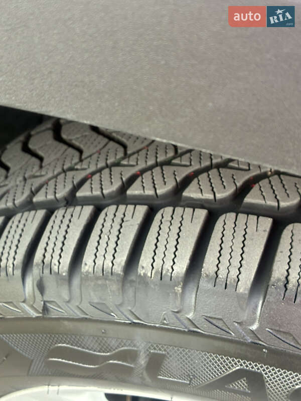 Позашляховик / Кросовер Toyota RAV4 2020 в Красилові