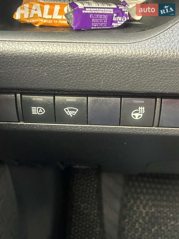 Позашляховик / Кросовер Toyota RAV4 2020 в Красилові