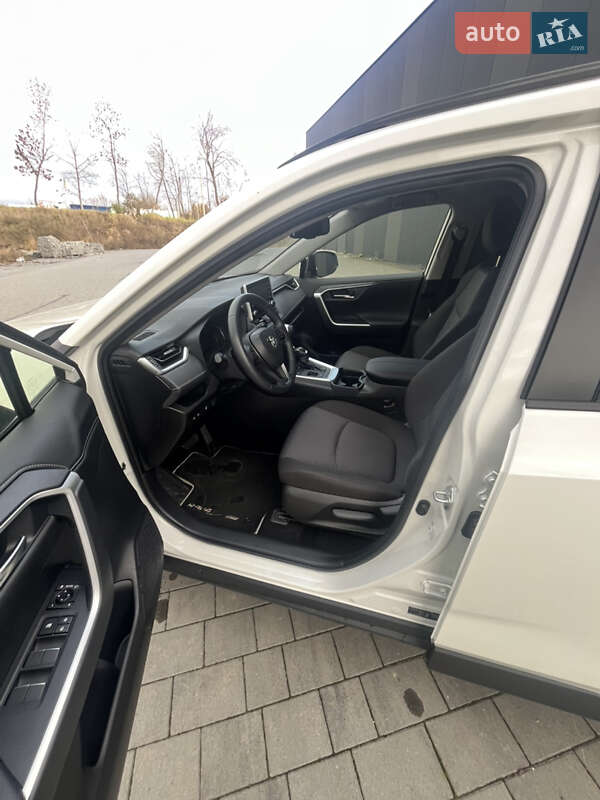 Внедорожник / Кроссовер Toyota RAV4 2021 в Хмельницком фото 16 Внедорожник / Кроссовер Toyota RAV4 2021 в Хмельницком
