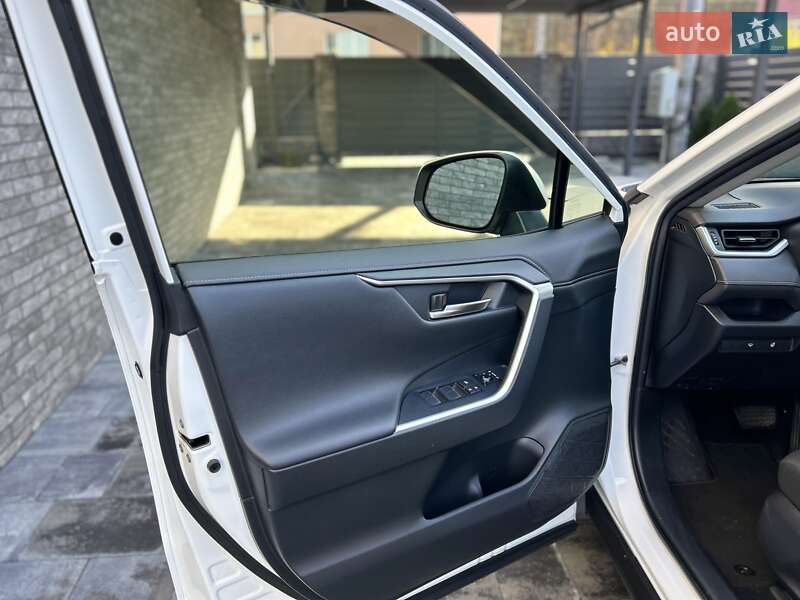 Внедорожник / Кроссовер Toyota RAV4 2019 в Киеве фото 25 Внедорожник / Кроссовер Toyota RAV4 2019 в Киеве