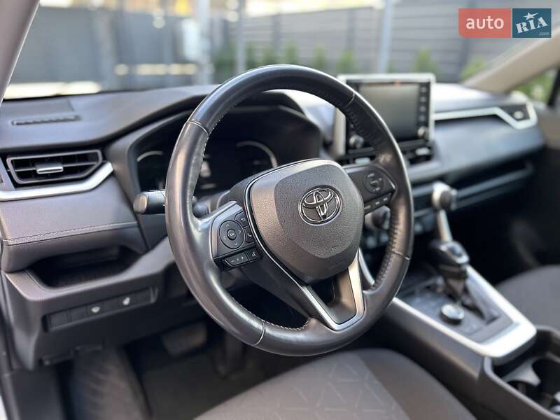 Внедорожник / Кроссовер Toyota RAV4 2019 в Киеве фото 15 Внедорожник / Кроссовер Toyota RAV4 2019 в Киеве