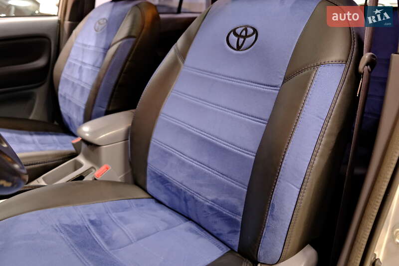 Позашляховик / Кросовер Toyota RAV4 2001 в Одесі