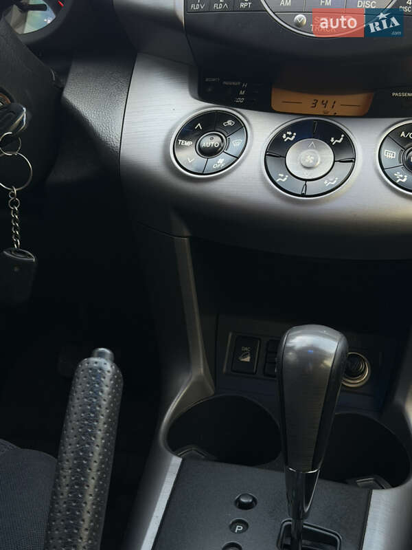 Внедорожник / Кроссовер Toyota RAV4 2006 в Борисполе