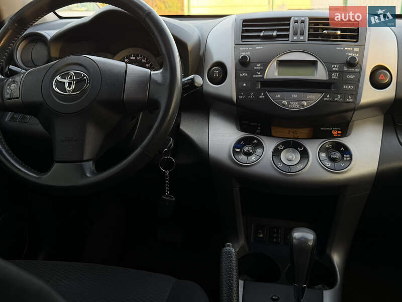 Внедорожник / Кроссовер Toyota RAV4 2006 в Борисполе