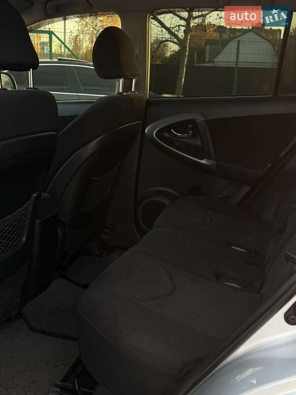 Внедорожник / Кроссовер Toyota RAV4 2006 в Борисполе