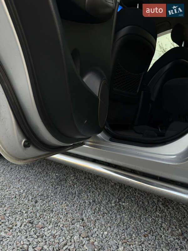 Внедорожник / Кроссовер Toyota RAV4 2006 в Борисполе