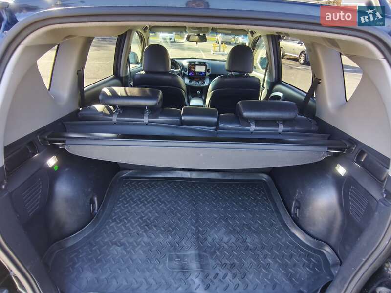 Позашляховик / Кросовер Toyota RAV4 2011 в Броварах