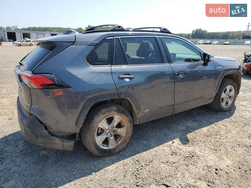 Внедорожник / Кроссовер Toyota RAV4 2020 в Киеве