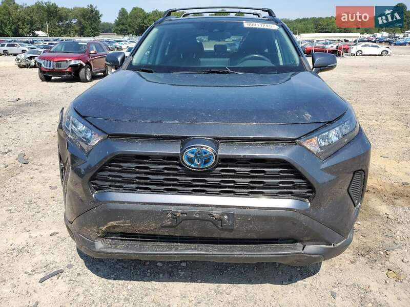 Внедорожник / Кроссовер Toyota RAV4 2020 в Киеве