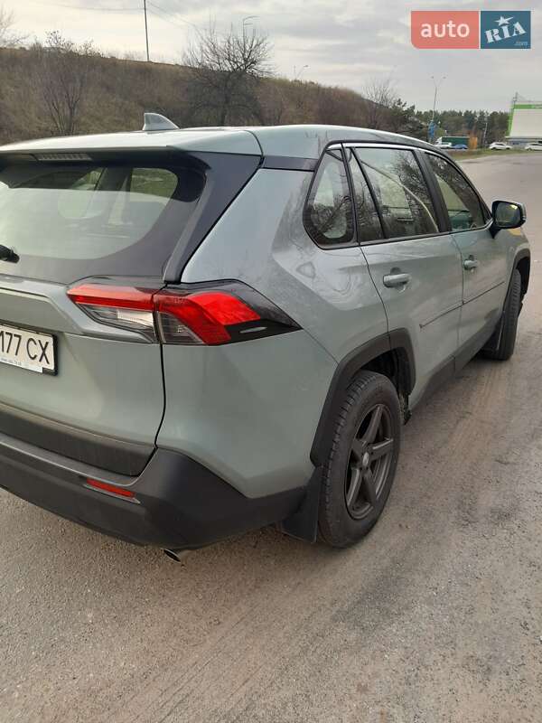Позашляховик / Кросовер Toyota RAV4 2020 в Києві
