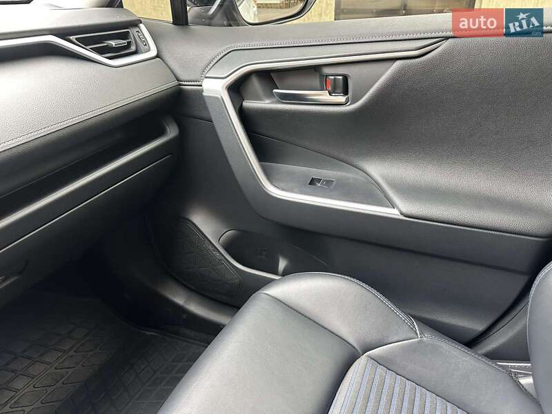 Внедорожник / Кроссовер Toyota RAV4 2023 в Одессе фото 17 Внедорожник / Кроссовер Toyota RAV4 2023 в Одессе