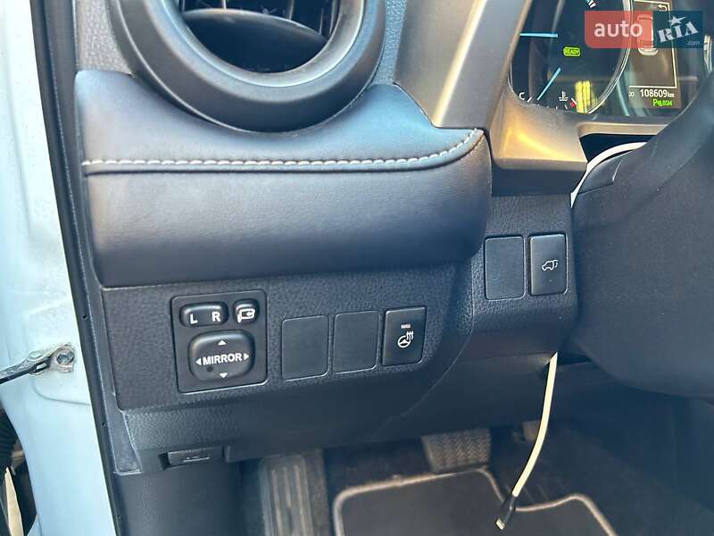 Внедорожник / Кроссовер Toyota RAV4 2017 в Киеве фото 36 Внедорожник / Кроссовер Toyota RAV4 2017 в Киеве