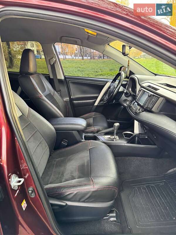 Внедорожник / Кроссовер Toyota RAV4 2017 в Ровно фото 32 Внедорожник / Кроссовер Toyota RAV4 2017 в Ровно