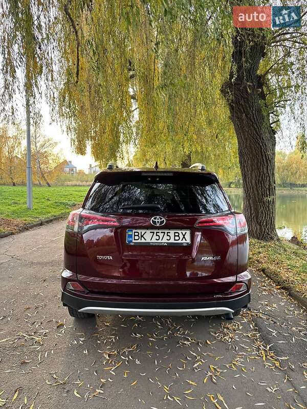 Внедорожник / Кроссовер Toyota RAV4 2017 в Ровно фото 8 Внедорожник / Кроссовер Toyota RAV4 2017 в Ровно