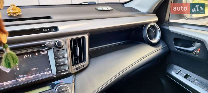 Внедорожник / Кроссовер Toyota RAV4 2017 в Светловодске