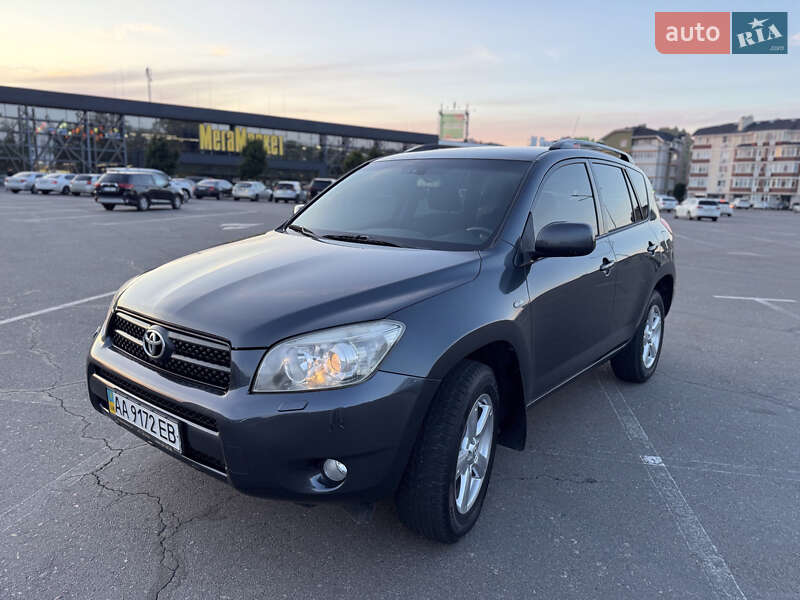Внедорожник / Кроссовер Toyota RAV4 2006 в Киеве
