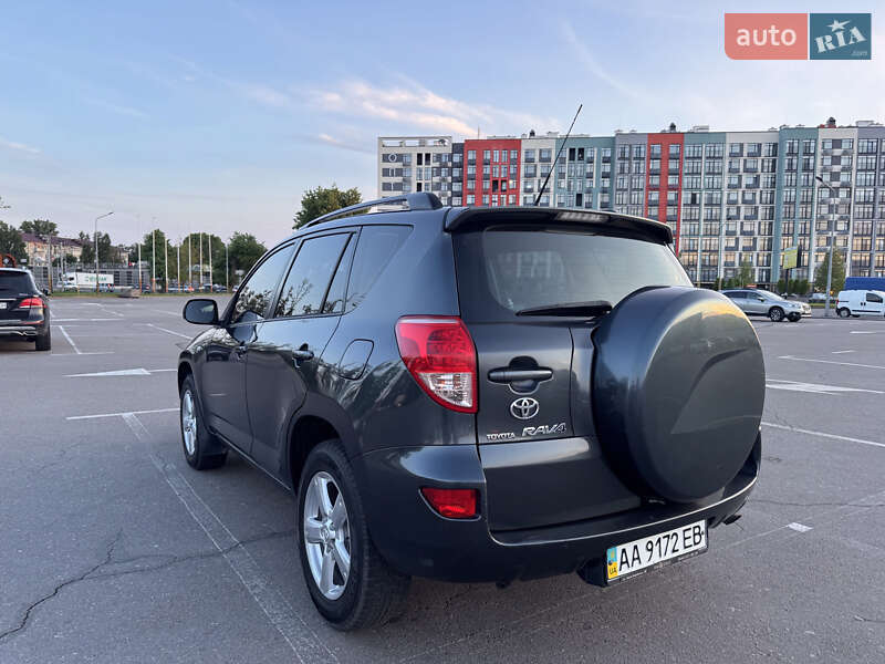 Внедорожник / Кроссовер Toyota RAV4 2006 в Киеве