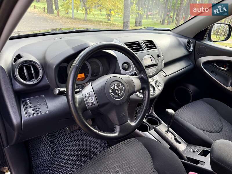 Внедорожник / Кроссовер Toyota RAV4 2007 в Киеве