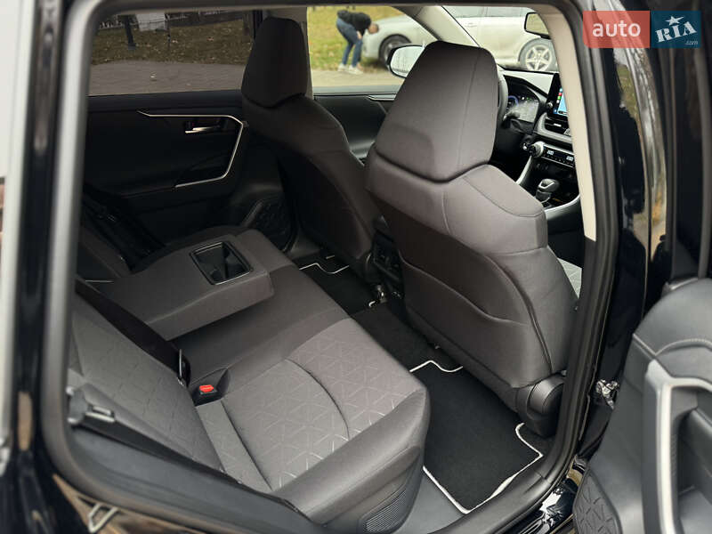 Внедорожник / Кроссовер Toyota RAV4 2023 в Киеве фото 38 Внедорожник / Кроссовер Toyota RAV4 2023 в Киеве