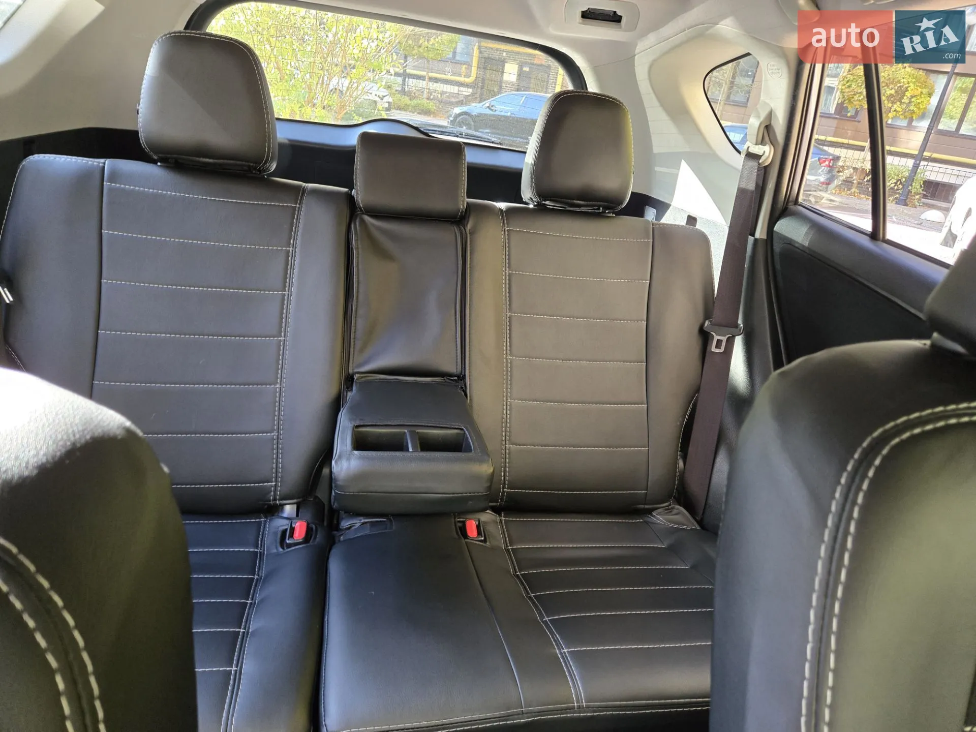 2016 Toyota RAV 4 - мініатюра 4