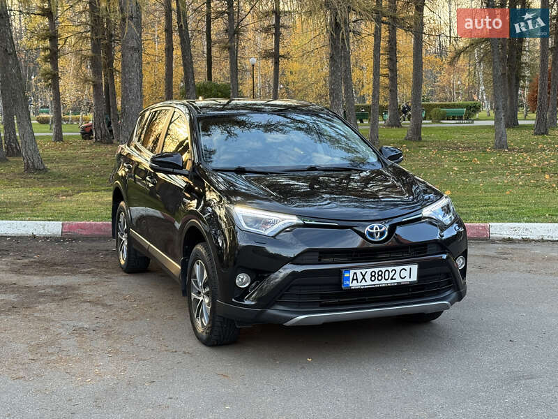 Внедорожник / Кроссовер Toyota RAV4 2017 в Харькове фото 2 Внедорожник / Кроссовер Toyota RAV4 2017 в Харькове